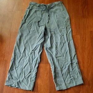 Tommy Bahama Women's Green Silk Belted Pants - Size 8
